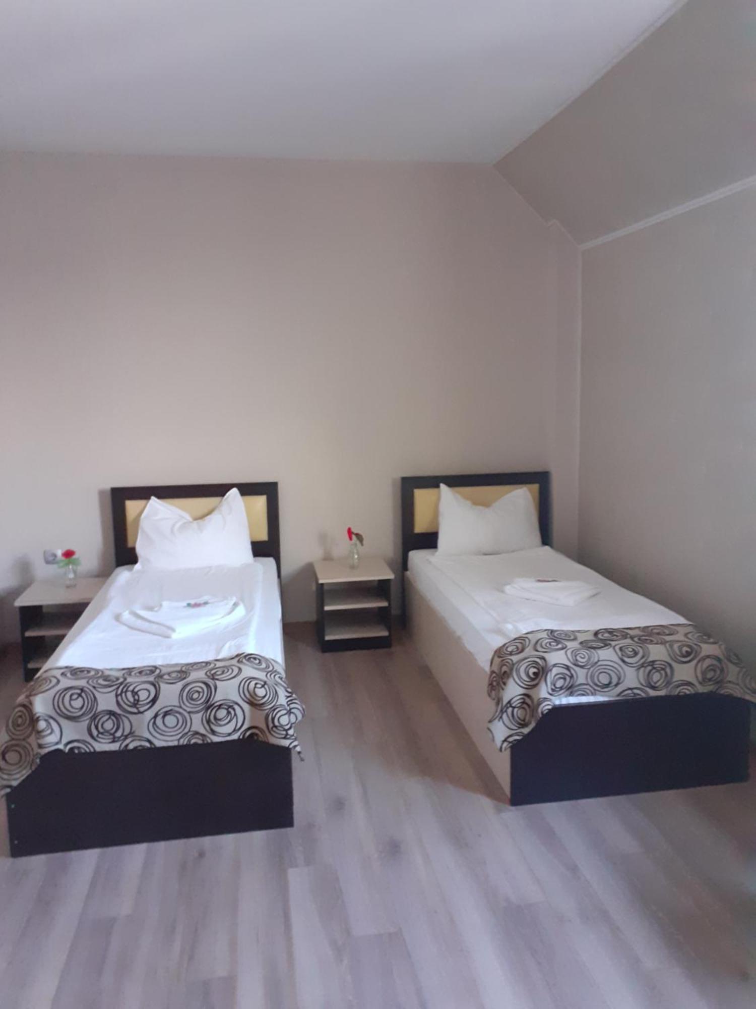 Alexander Hotel Asenovgrad Bagian luar foto